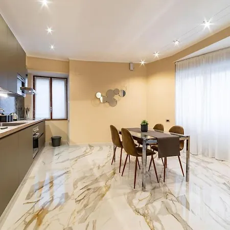 50 Gandino Deluxe アパート *